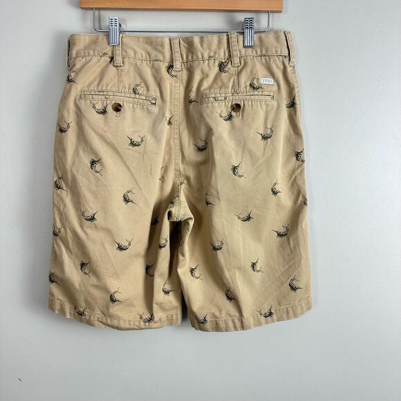 Izod 32 Khaki Chino Shorts Swordfish Fish Print Preppy Men's 32 - Picture 2 of 10